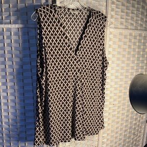 Dana Buchman Black and White Geometric Blouse